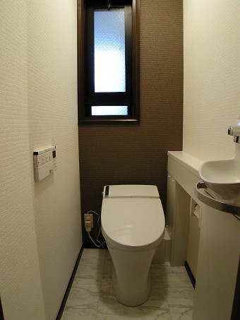 LIXILトイレ サティス給排水統合タイプに交換 LIXILトイレ サティス給排水統合タイプに交換